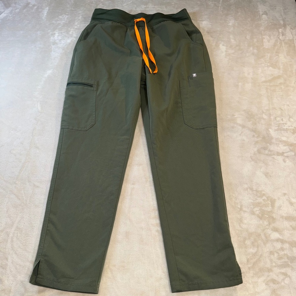 FIGS HW Yola High Waisted Cargo Scrub Pants Moss Green W22SW2013P Womens MP